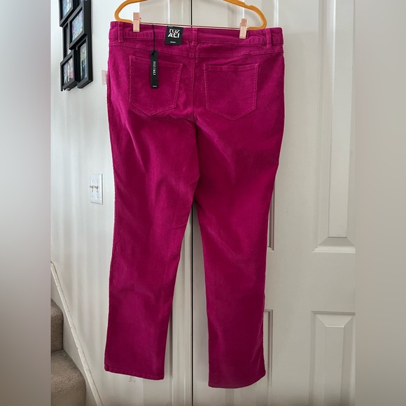 Roz & Ali NWT Corduroy Jeans - size 16 - Picture 3 of 6
